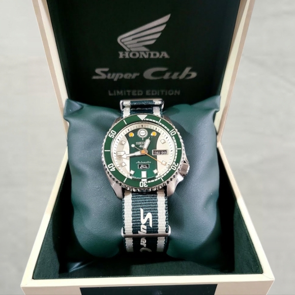 Seiko 5 Sports X Honda Super Cub Automatic Limited Edition - Picture 10 of 14
